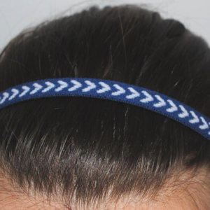 Bandeau cheveux bleu marine chevron blanc
